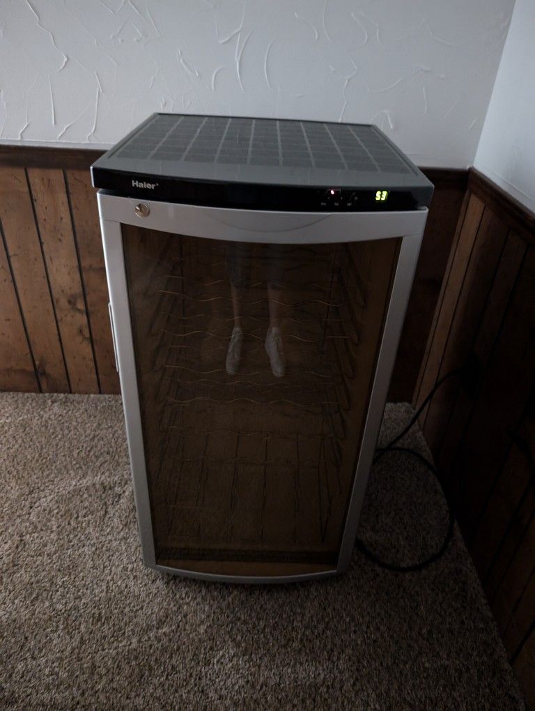 4.5 Cubic Foot Wine Refrigerator