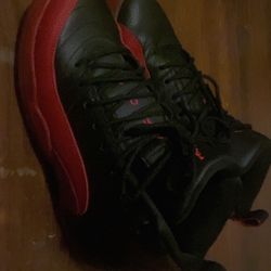 Jordan 12s Black & Red Size 6