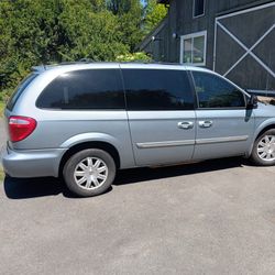 2006 Chrysler Town And Country Touring Minivan