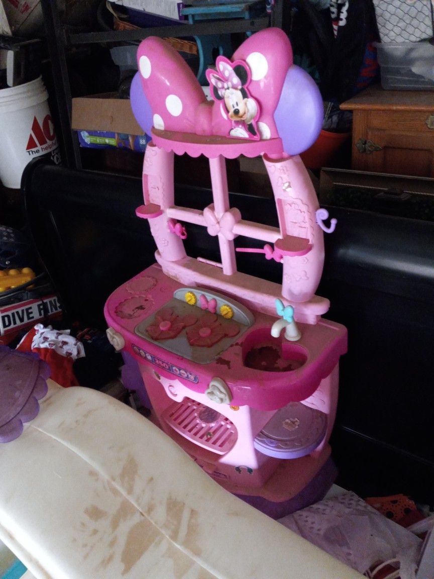 Mini Mouse Play Stove 