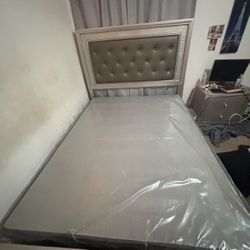 queen bed frame boxspring included