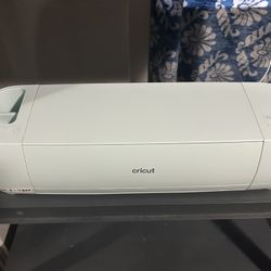 Cricut Explore Air 3 Pre Owned Asking $140 Or Best Offer 