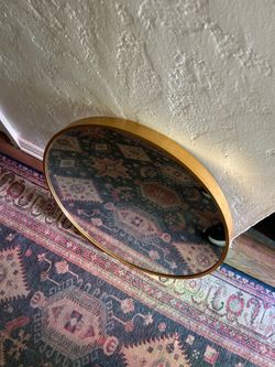 Round mirror