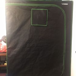 Grow Tent with Lights