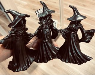 Tahari faceless witches decor