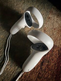 Oculus Quest 2 - $99 OBO Welcome Comicon’ers!