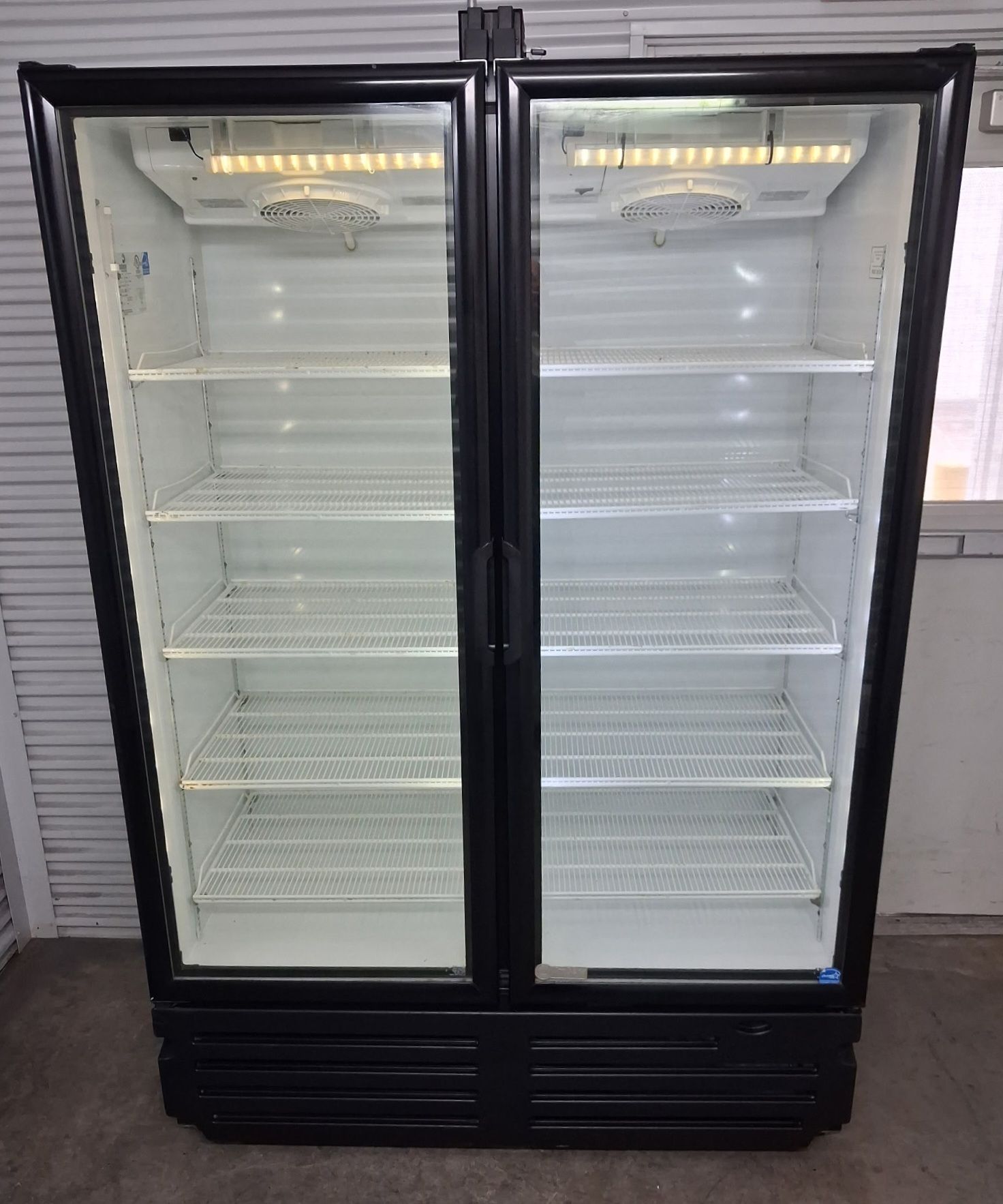Imbera VRD43 Commercial Double Glass Door Display Cooler / Reach In Merchandiser Fridge Refrigerator