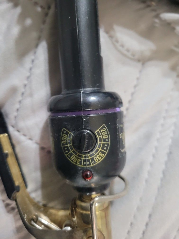 Hot Tools Curling Iron