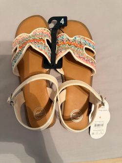 Girls sandals brand New $5