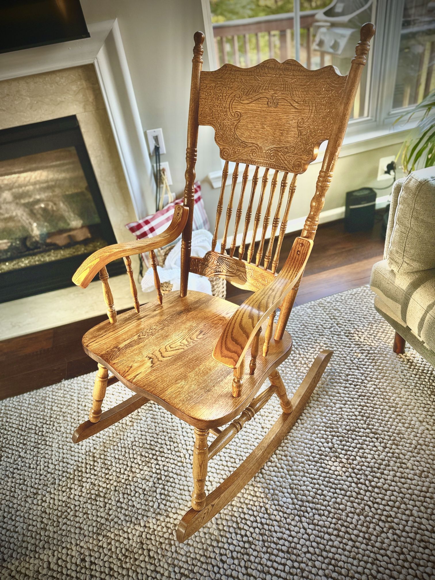 Antique, vintage, Oak solid wood rocking chair, with back engraving. Great condition like brand new.