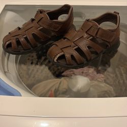 Carters Boys Sandals Size 8