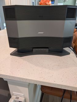 Bose Acoustic Wave System CD 3000 with Base and remote