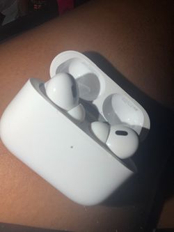 Apple AirPods Pro with Charging Case