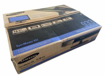 BRAND NEW Samsung SyncMaster 933 18.5” Wide LCD Monitor