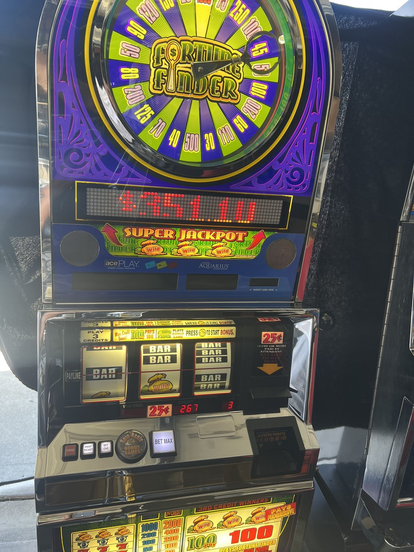 Fortune Finder Spinning Wheel Slot Machine