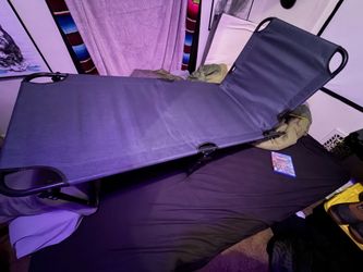 Folding sleeping cot