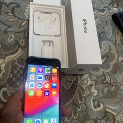 iPhone 7-32Gb unlocked Brand New $120
