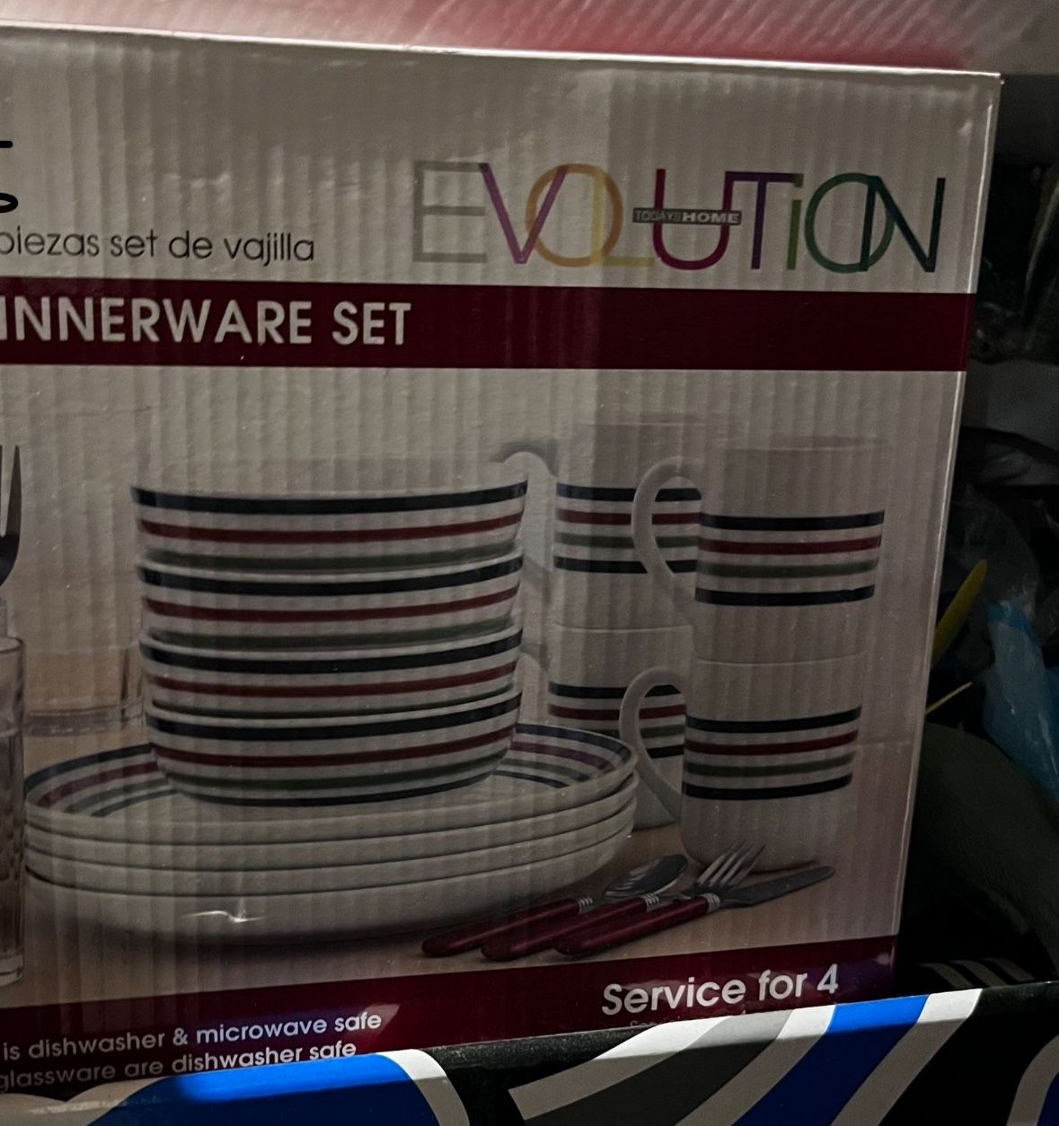 NEW Dishes-dinnerware Set