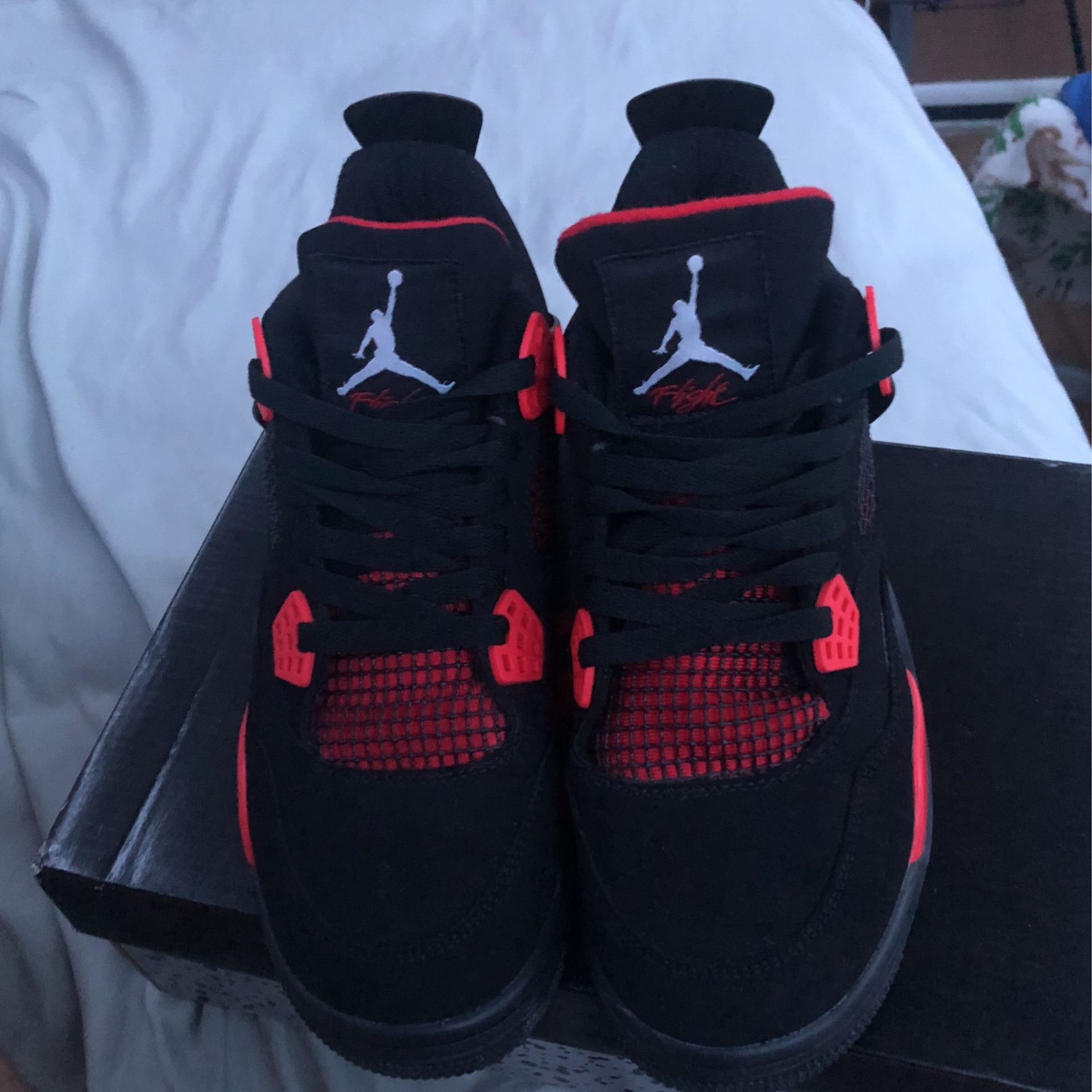 8.5 Jordan 4