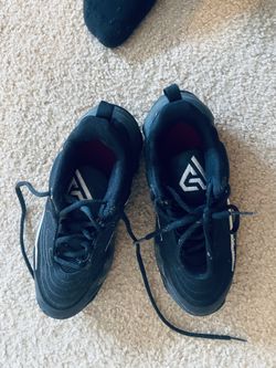 Black Nike Shoes