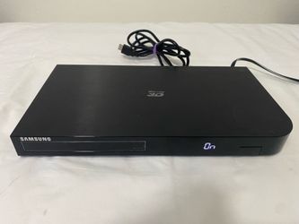 Samsung Blu-Ray 3D Player BD-H5900 w/ HDMI Cable (Excellent Condition)