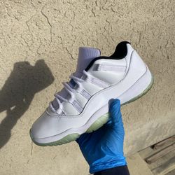 Jordan 11 Legend Blue Lows Size 10