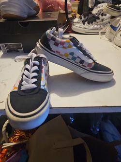 2 pairs of vans