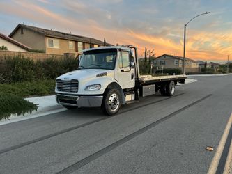2014 Frieghtliner M2