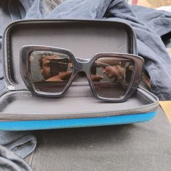 GUCCI OVERSIZED SUNGLASSES 