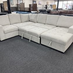 Sleeper Sectional. 🚚WE DELIVER🚚