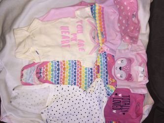 Semi new size 0-3 months onesies 5 for all