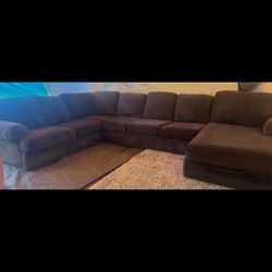Seven seater brown couch, great condition clean we sell all the time delivery $40 local