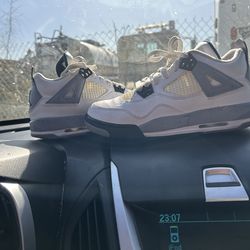 Air Jordan 4 Retro White Cement 2016  size 6.5