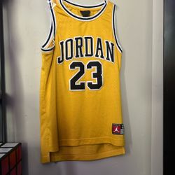 Jordan 23 jersey kids medium