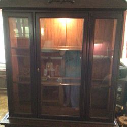 Beautiful vintage, china cabinet with light