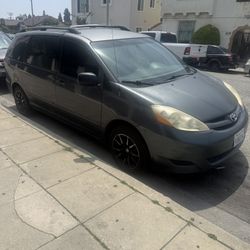 2006 Toyota Sienna Van