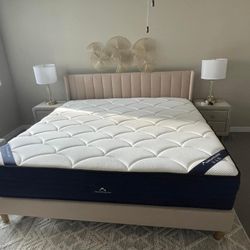 🛏️ KING hybrid Memory Foam Mattress - Like New 