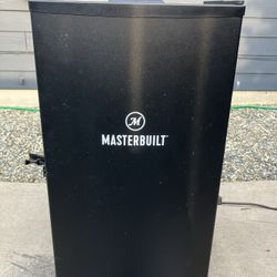 MasterBuilt 30 Inch Digital Electric Vertical Barbecue Smoker
