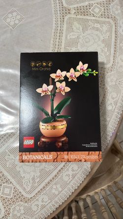brand new mini orchid lego set