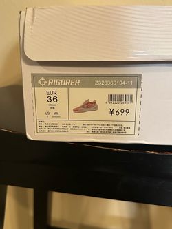 Athletic shoes
