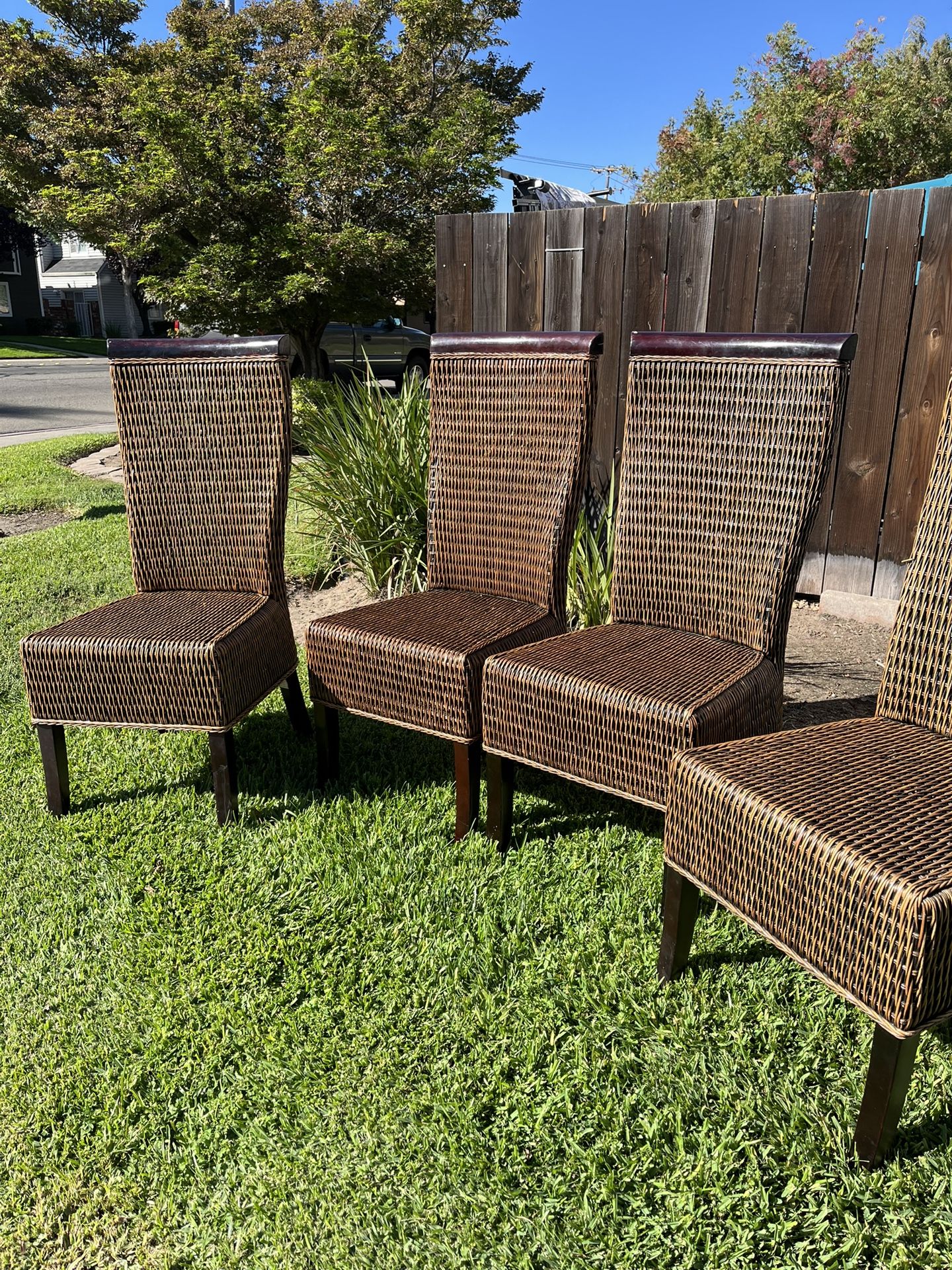 Set 4 Chairs 