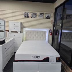 White bed frame LED light 🚚WE DELIVER🚚