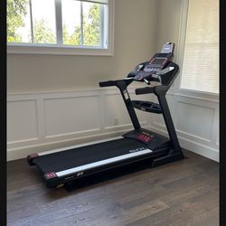 SOLE F85 Treadmill