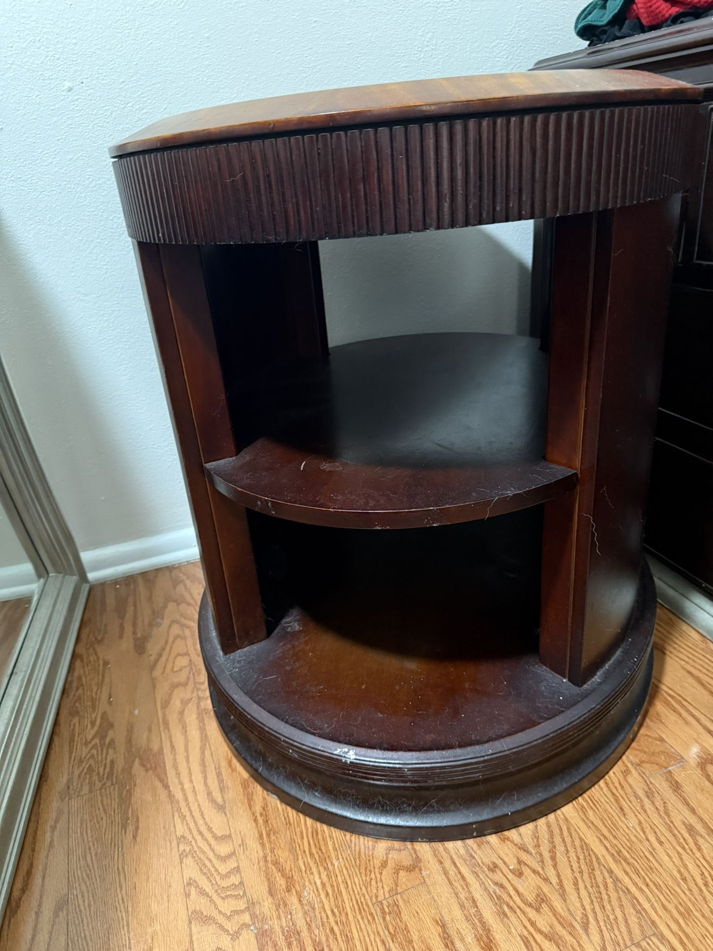 Round Wooden Side Table / End Table with Shelves – Vintage Style