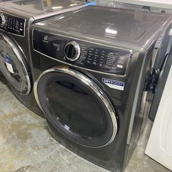 Electrolux  ELFW7637AT 27 Inch Front Load Washer with 4.5 cu.ft. Capacity 