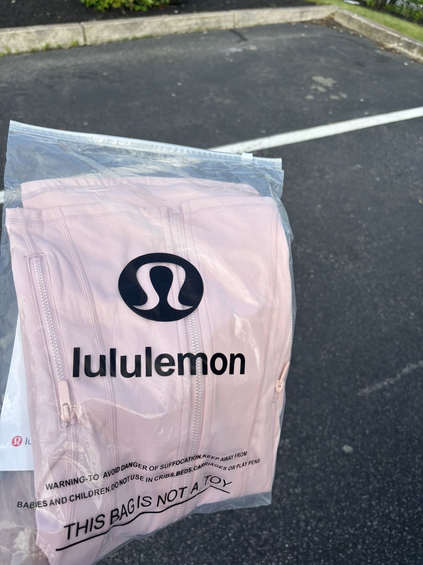 LulĂș Lemon Pink Top Zip Up