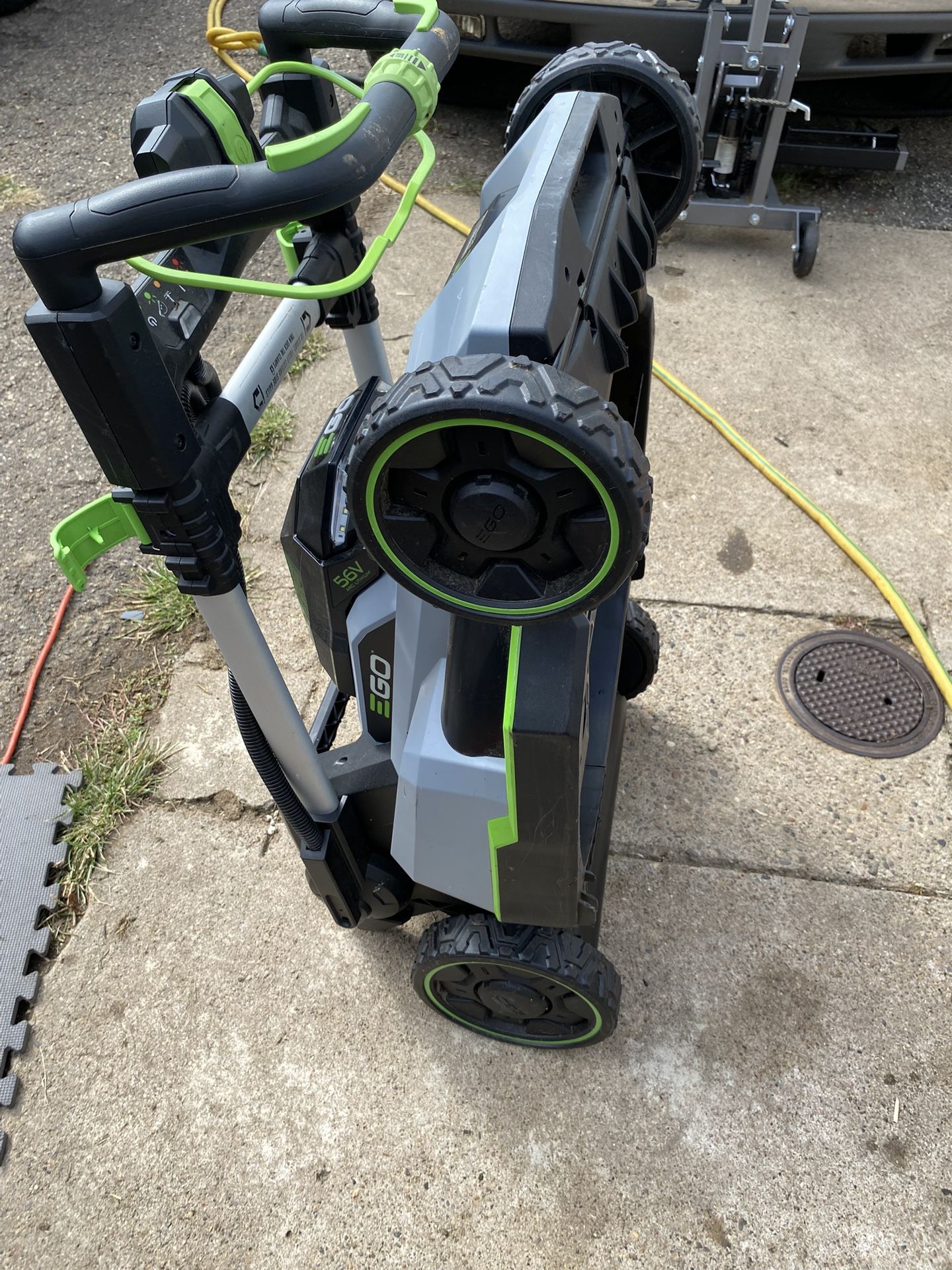 New USED ONCE 2025 EGO LM2125SP 56 Volt Battery Powered Lawn Mower 21 Inch Self Propelled