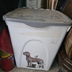 Storage Pet Food Saver Like New Has Wheels 🛞 