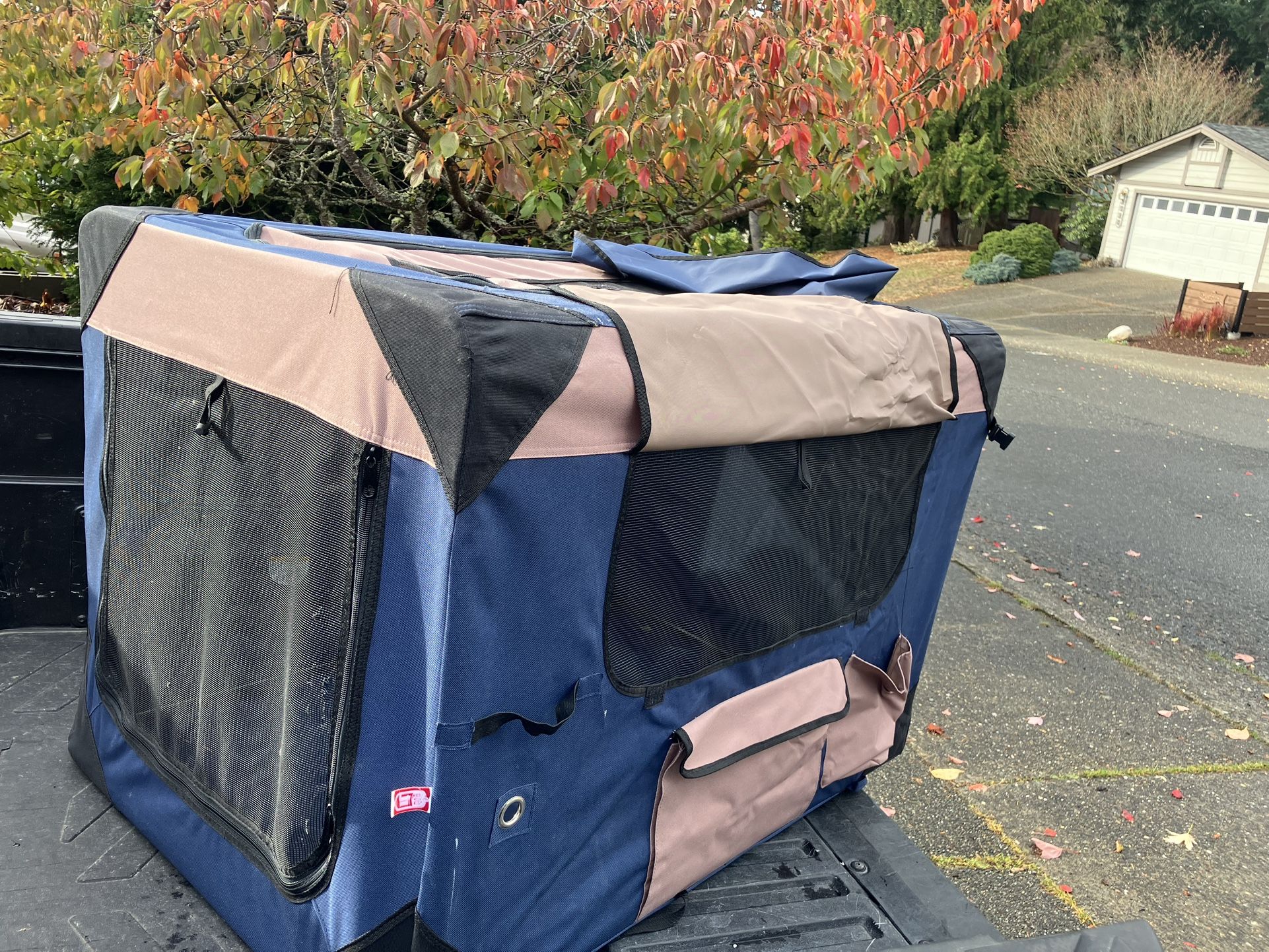 XL Large Soft Travel Dog Kennel Crate Collapsible Like New 40” L by W 30” H 32”