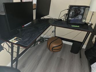 Gaming desk